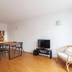 modern-family-flat-near-central-lyon-by-guestready.hotels-rhonealpes.com/